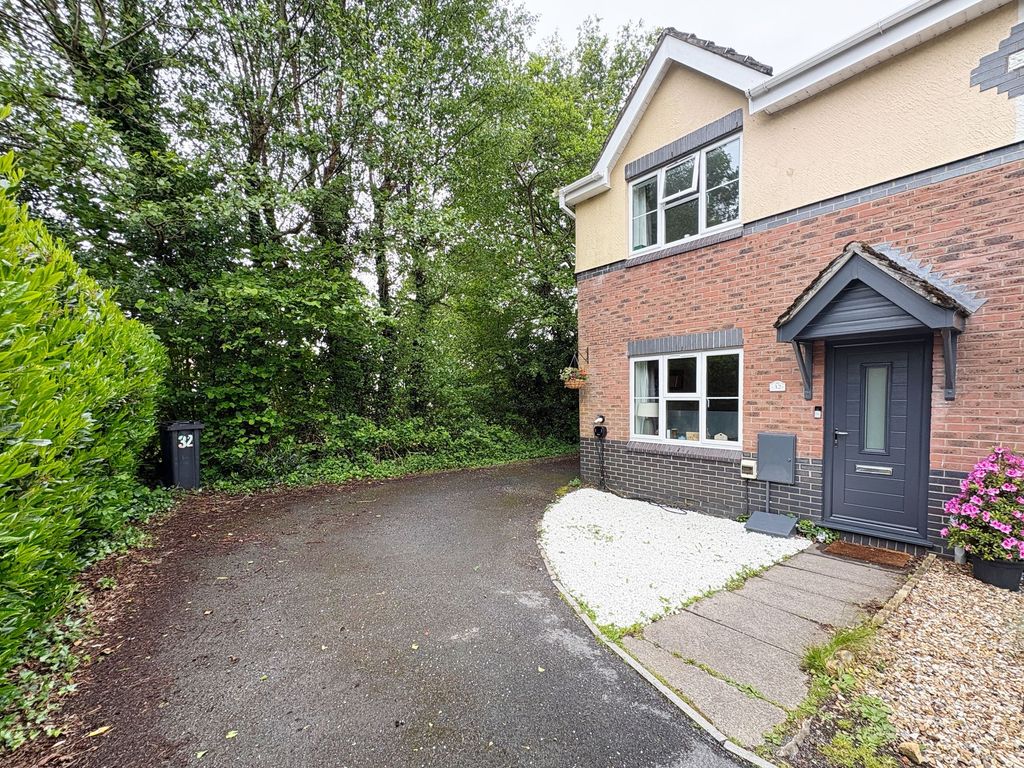 Property photo 2 of 16
