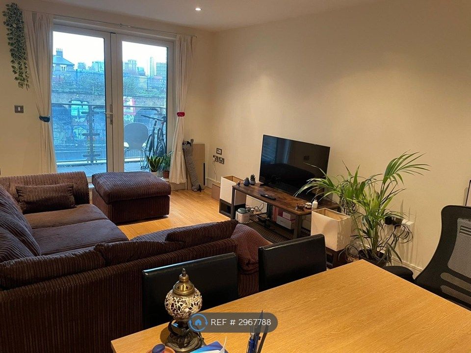 Property photo 3 of 16 Living Room