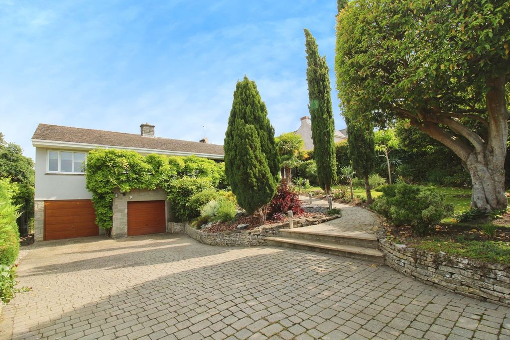 Property photo 1 of 35