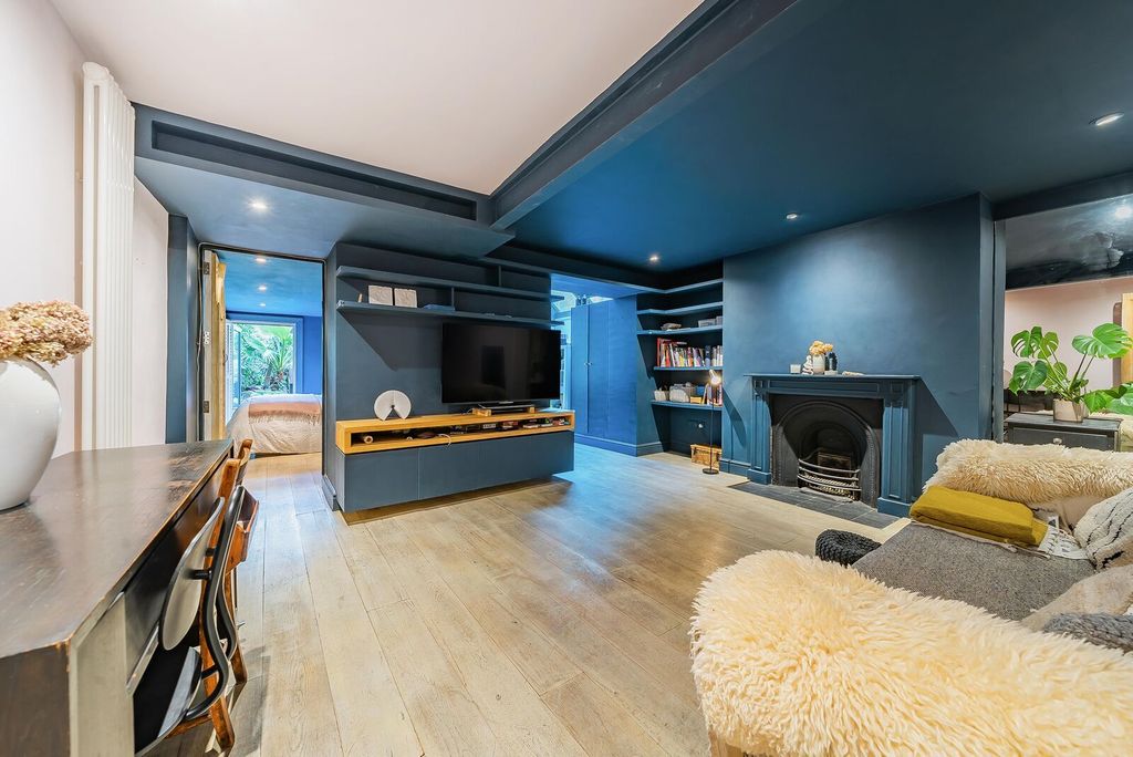 Property photo 2 of 13