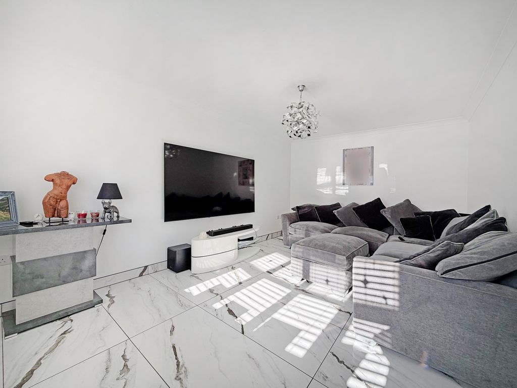 Property photo 2 of 41