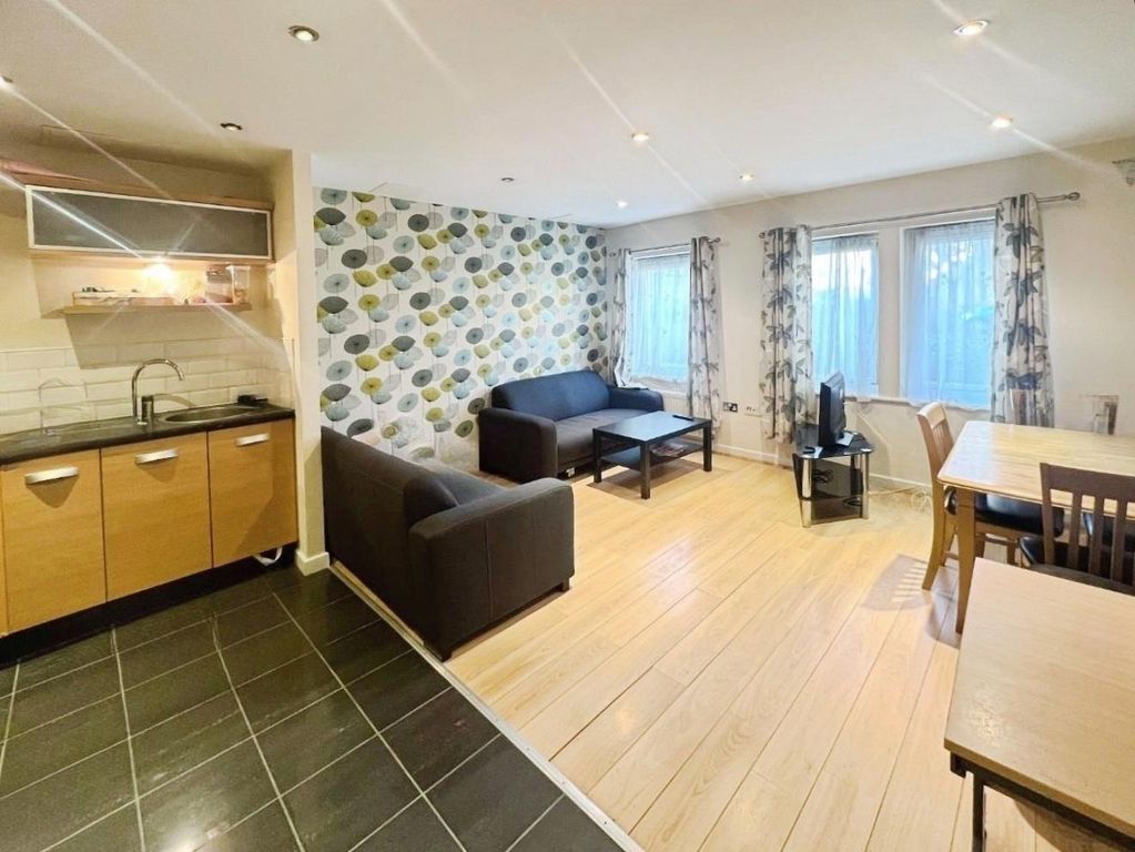 Property photo 2 of 10 Pbox-Img.Jpg