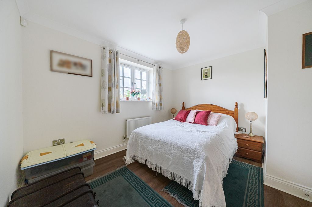 Additional image 7 of 3 bed flat for saleEnborne Gate, Newbury RG14