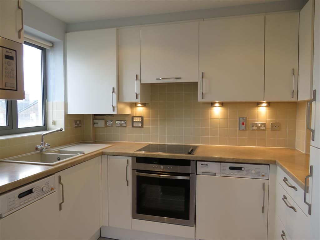 Property photo 3 of 8 Kitchen