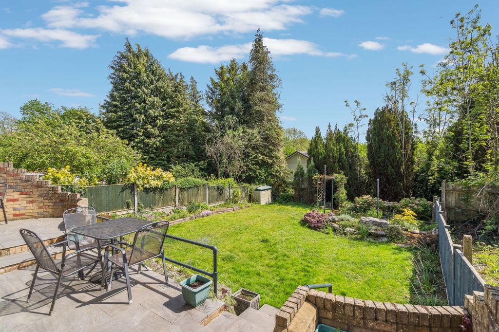 Property photo 2 of 14 Garden