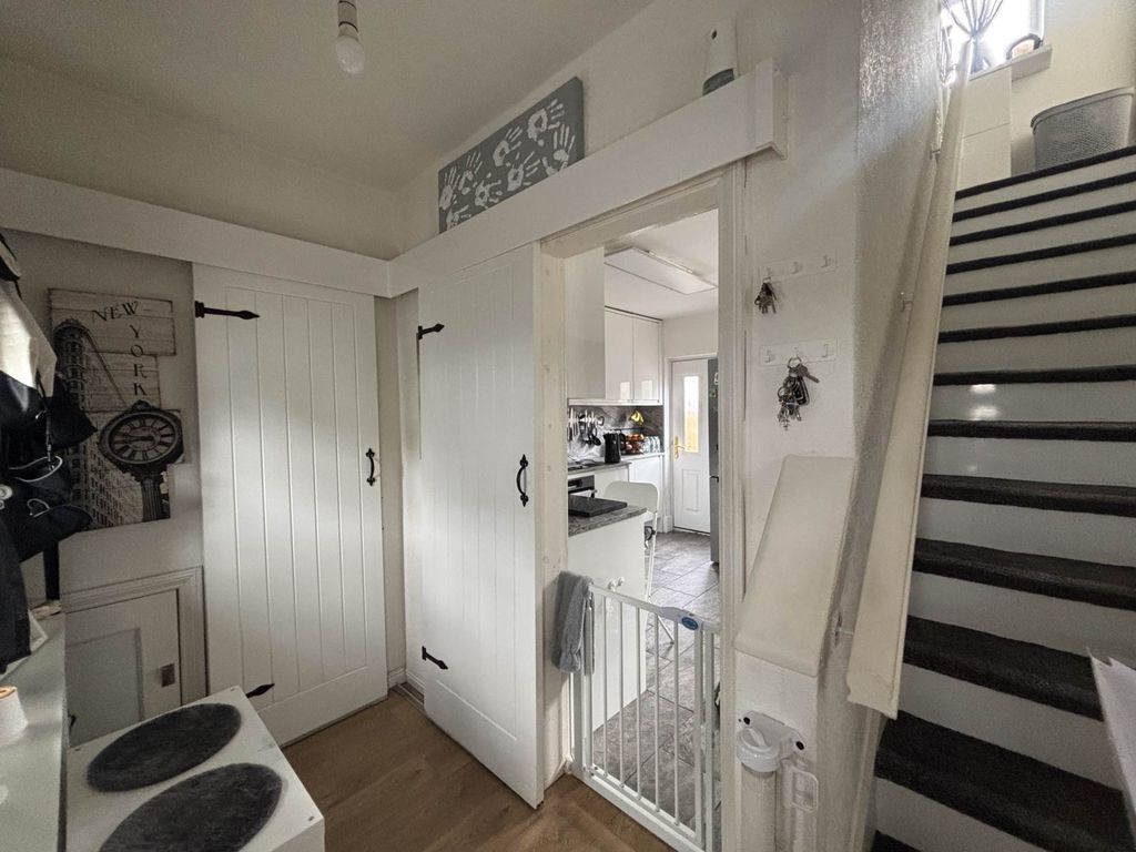 Property photo 2 of 24