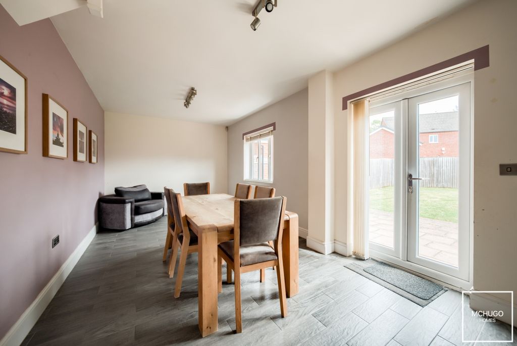 Property photo 3 of 17 Xt5A7227-Hdr(3)