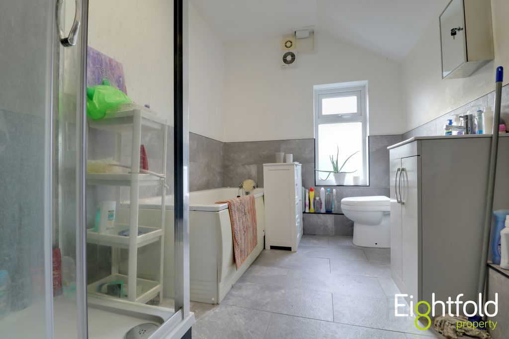 Property photo 3 of 17 Image