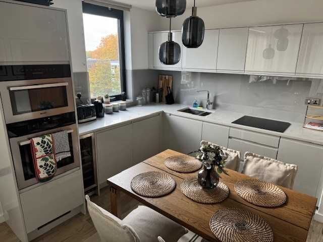 Property photo 3 of 8 Kitchen Dining Area