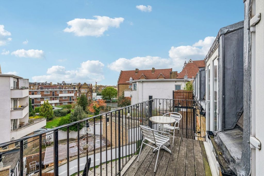 Property photo 3 of 6