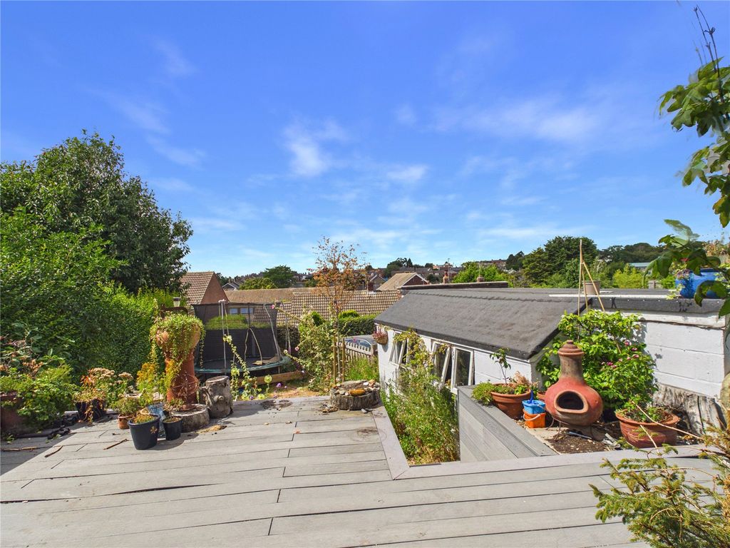 Property photo 2 of 17 Picture No. 02