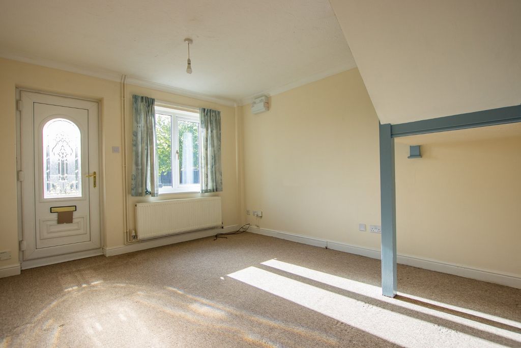 Property photo 3 of 11 5190305