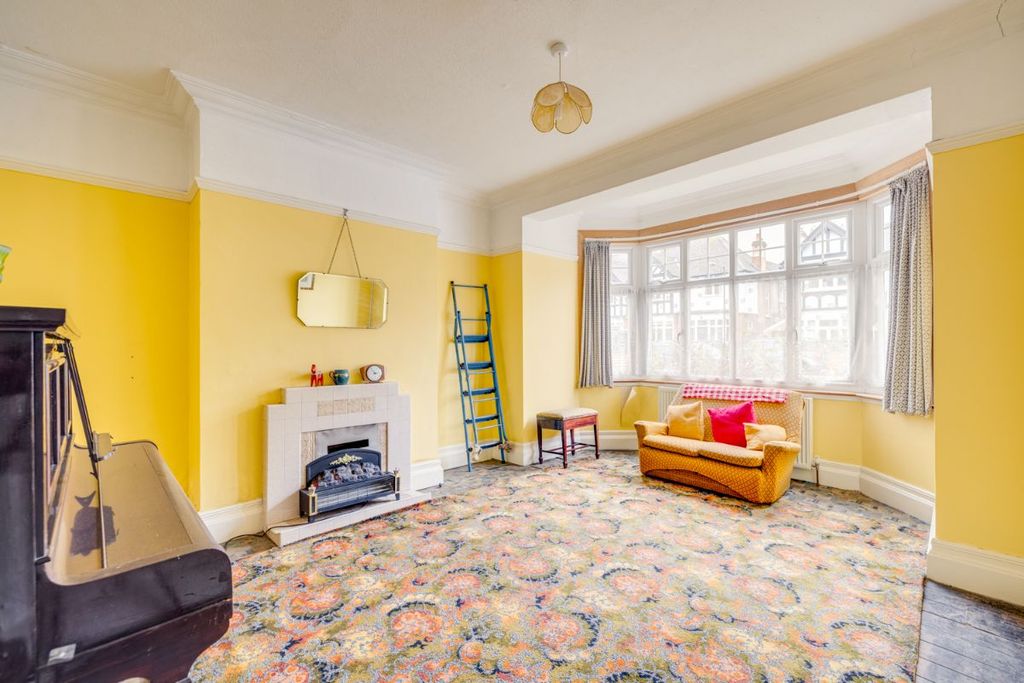 Property photo 3 of 22