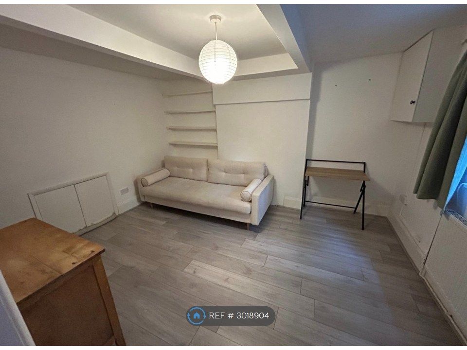 Property photo 1 of 3