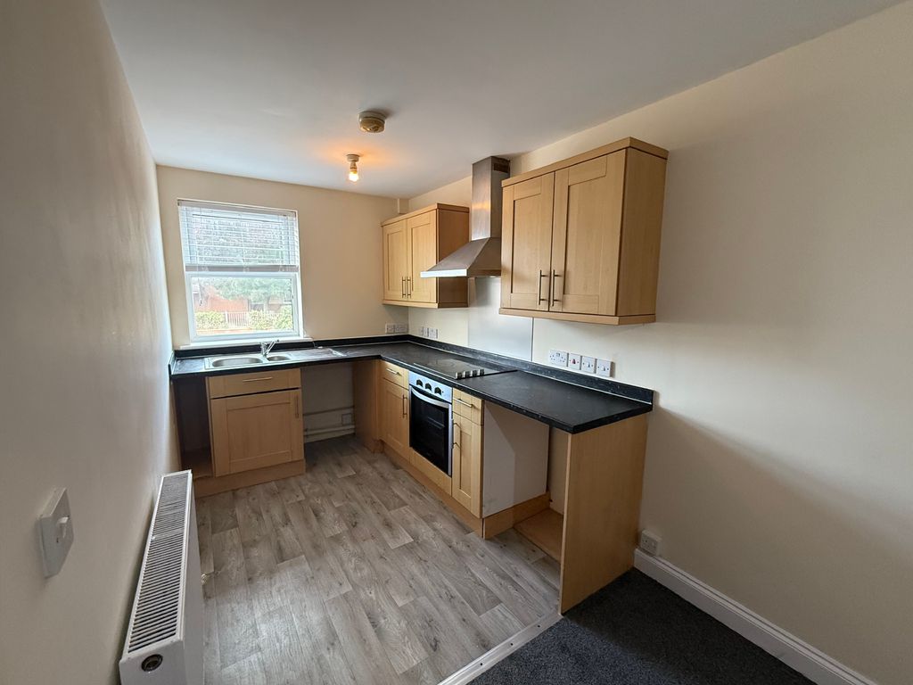 Property photo 2 of 6 Kitchen