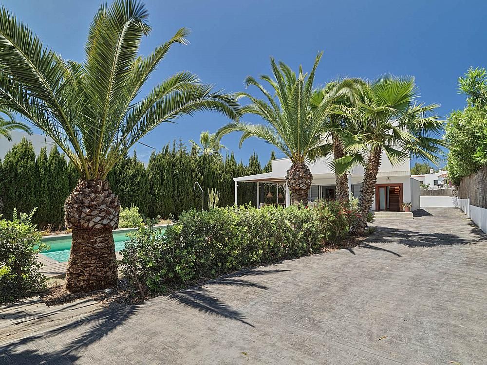 Property photo 2 of 30