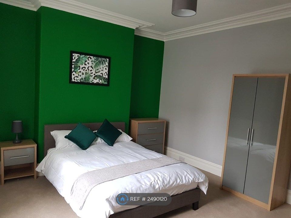 Property photo 2 of 9 Room 3- Available