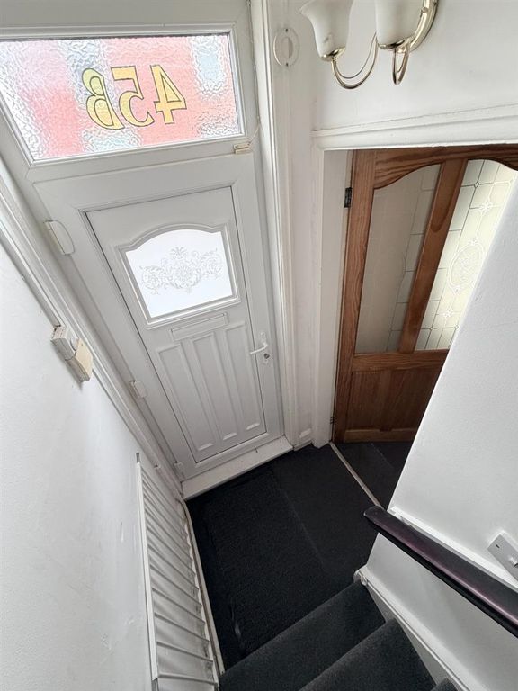 Property photo 2 of 10 Entrance