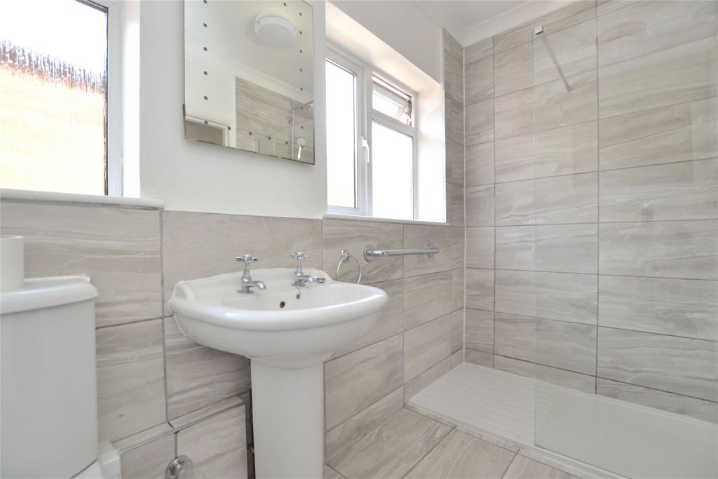 Property photo 3 of 15 Bathroom