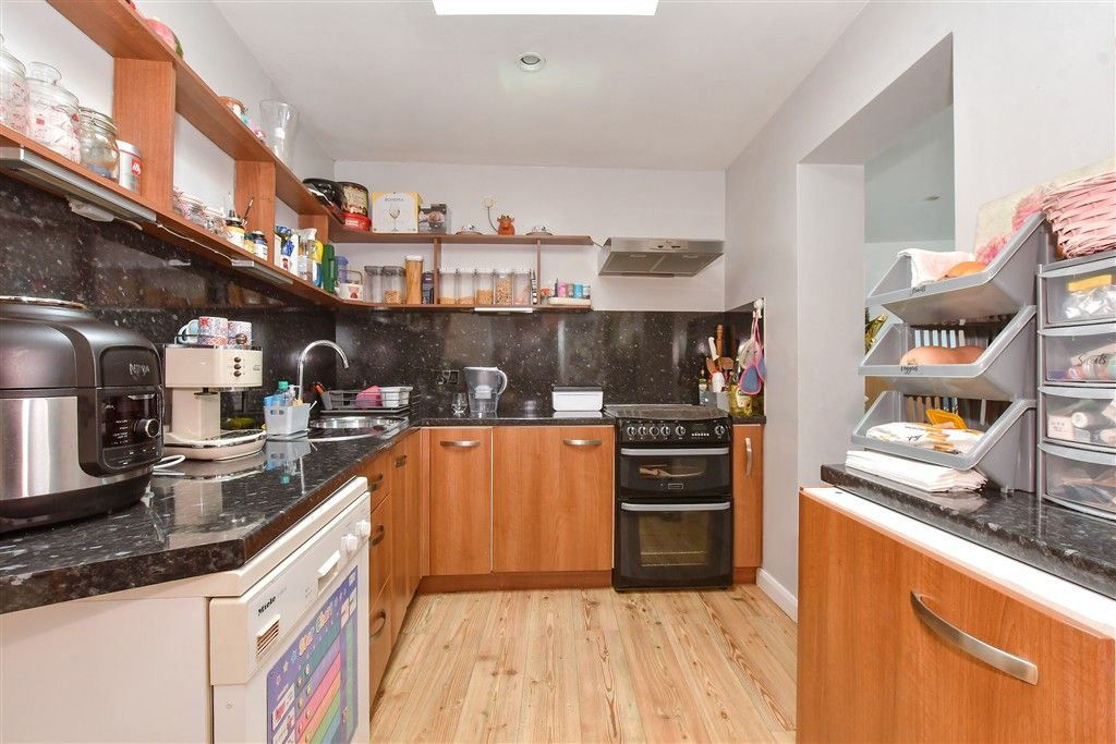 Property photo 3 of 9 Kitchen