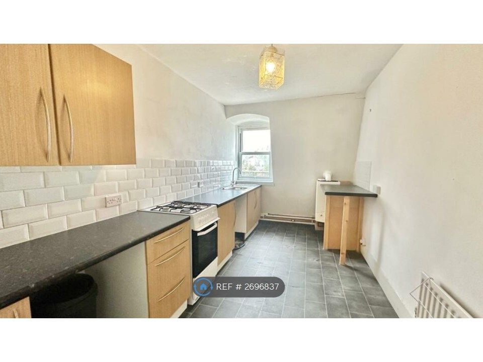 Property photo 2 of 9 Kitchen