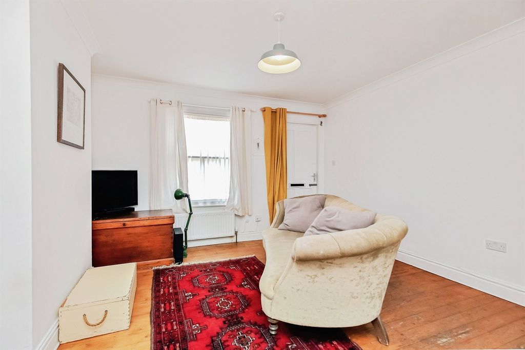 Property photo 2 of 19
