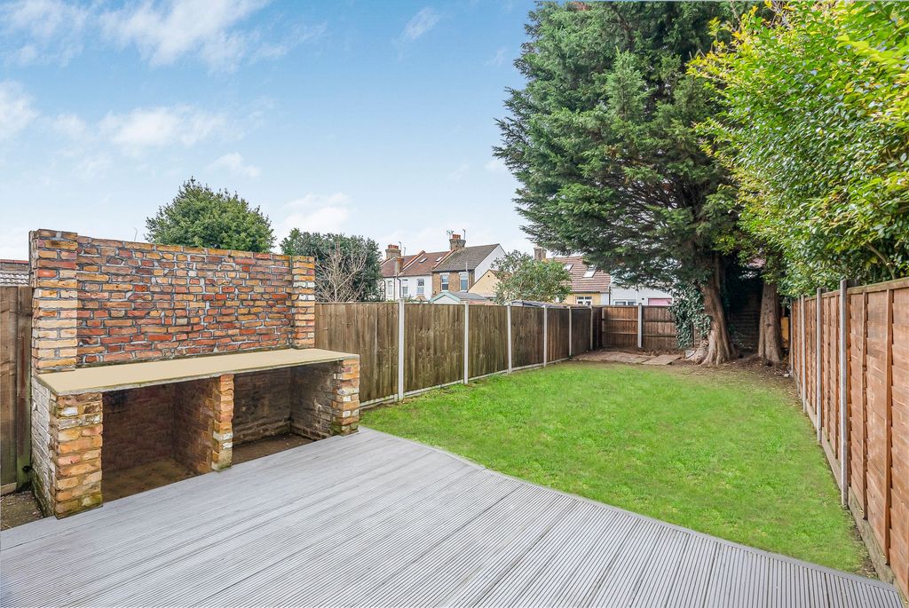 Property photo 2 of 22