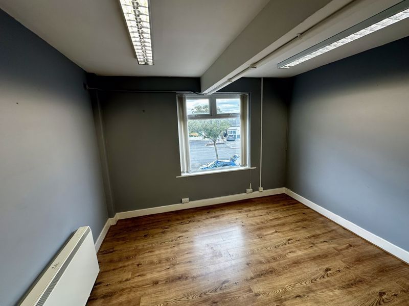 Property photo 3 of 10 Private Office/Room 1