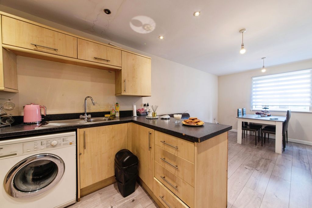 Property photo 2 of 11 Pbox-Img.Jpg