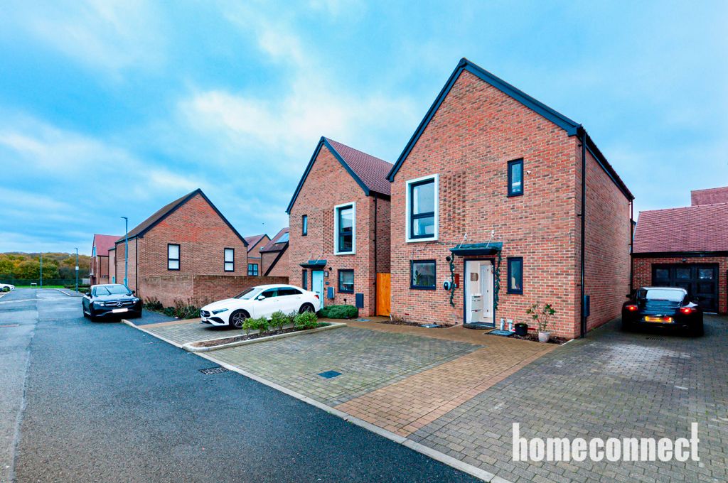 Property photo 2 of 21