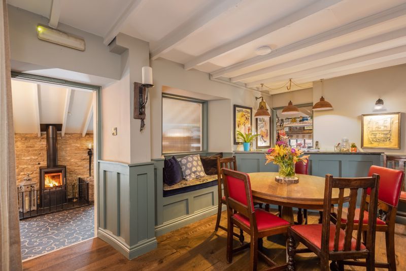 Property photo 3 of 34 Photo 9