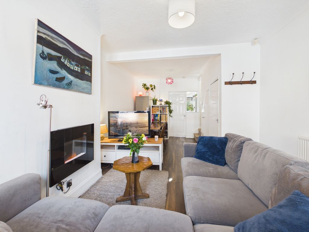 Property photo 3 of 25