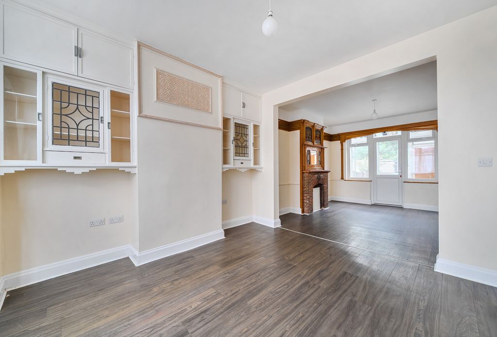 Property photo 1 of 12 1476606-14-6A268F...