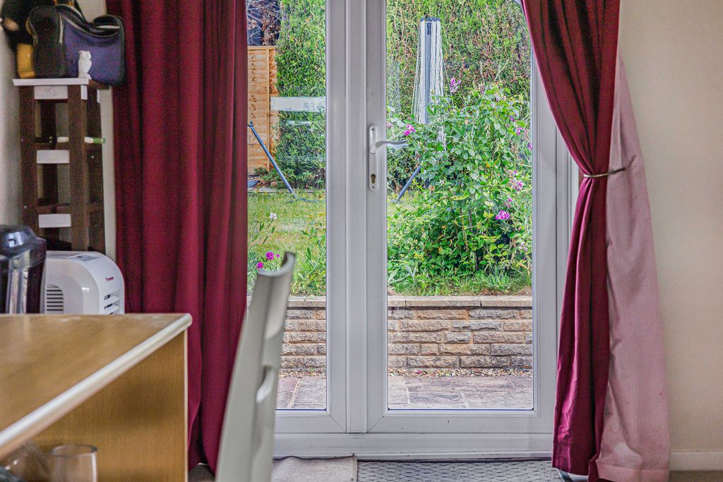 Additional image 6 of 3 bed bungalow for saleBroadwater Road, Twyford RG10