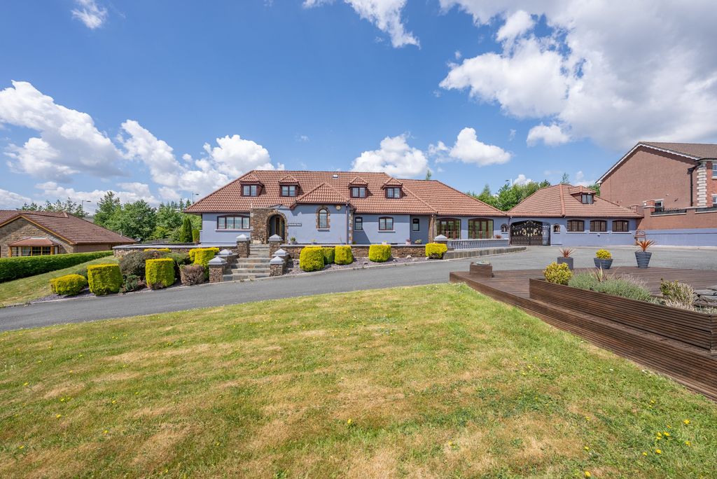 Property photo 1 of 35