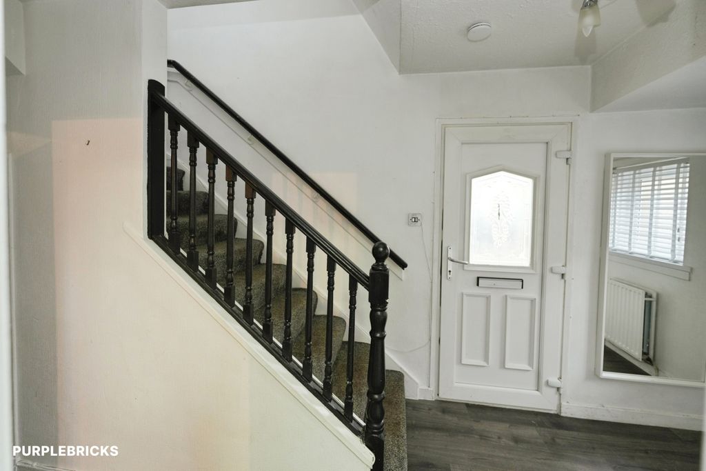 Property photo 3 of 28