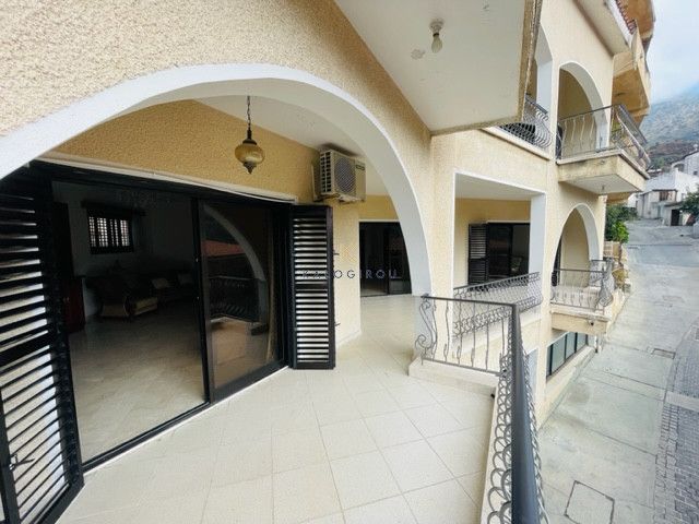 Property photo 2 of 30
