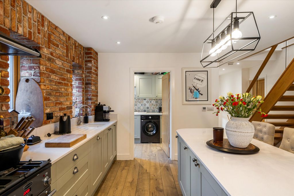 Property photo 3 of 20 Image