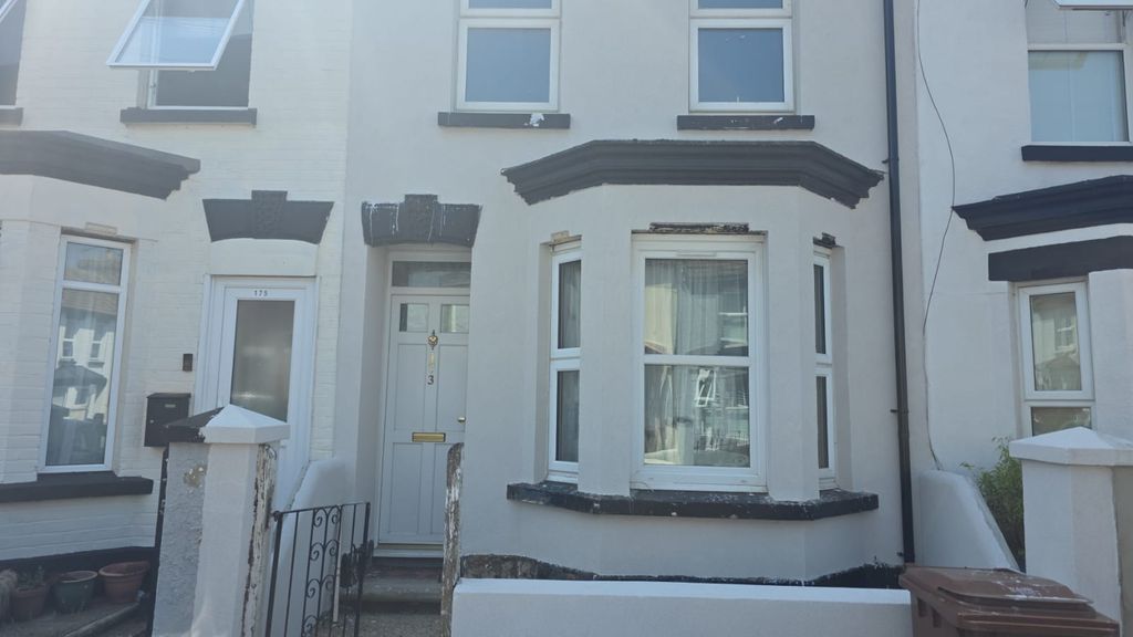 Property photo 1 of 13 3 Bed Terraced House To Rent Shakespeare Road, Gillingham Me7