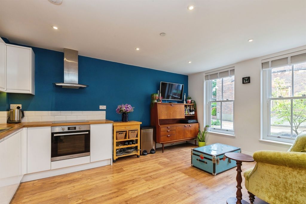 Property photo 3 of 26