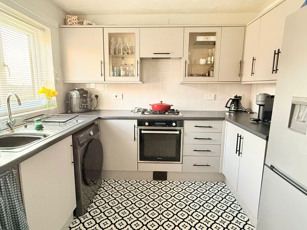 Property photo 2 of 13 Kitchen