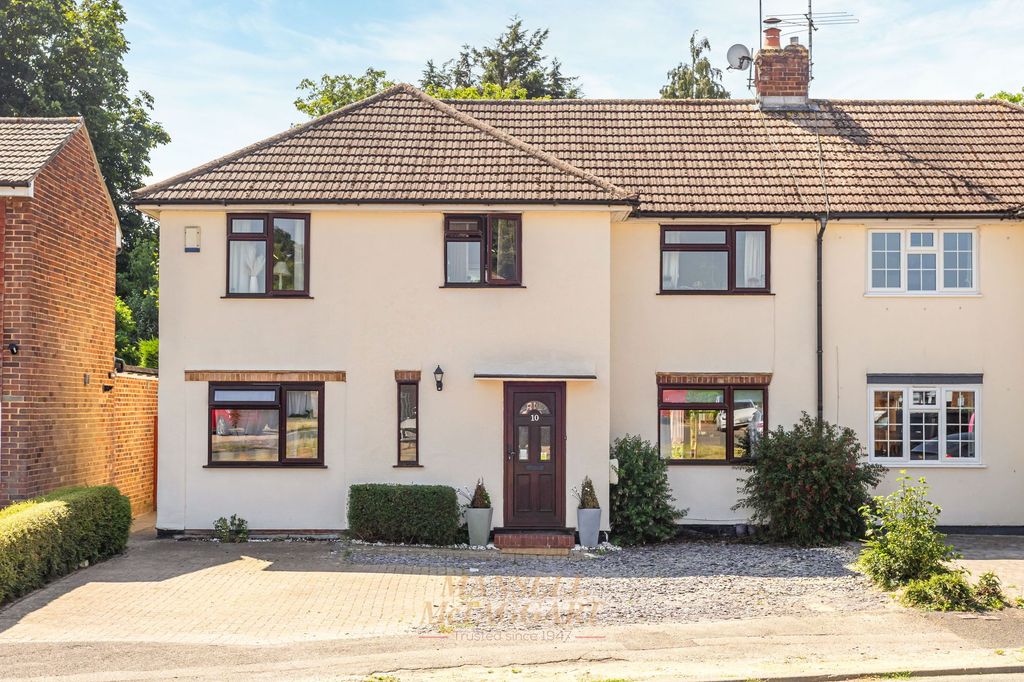 Property photo 1 of 32