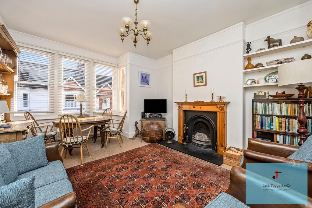 Property photo 2 of 19 Living Room