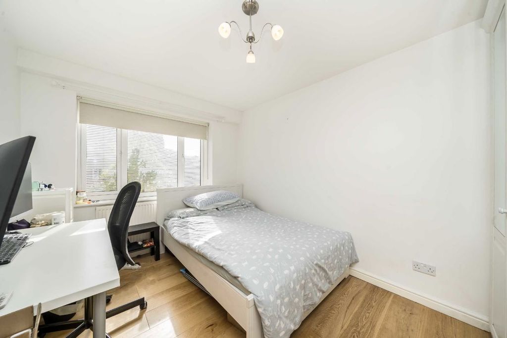 Property photo 3 of 5