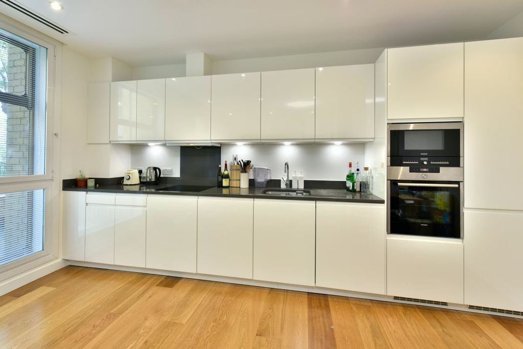 Property photo 3 of 6 Photo 03