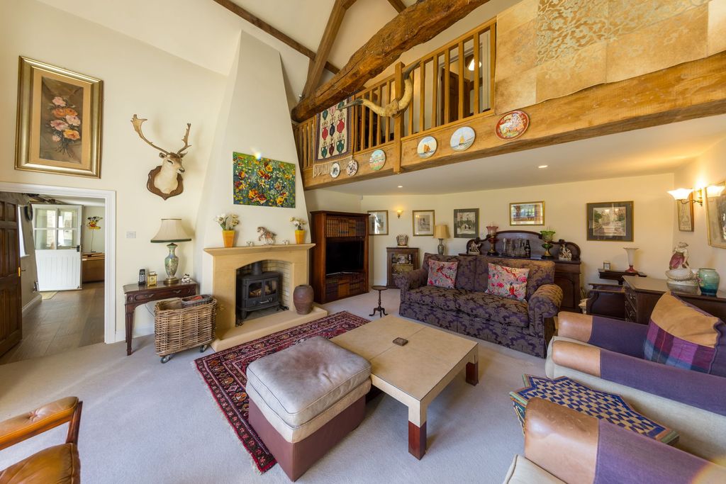 Property photo 2 of 23