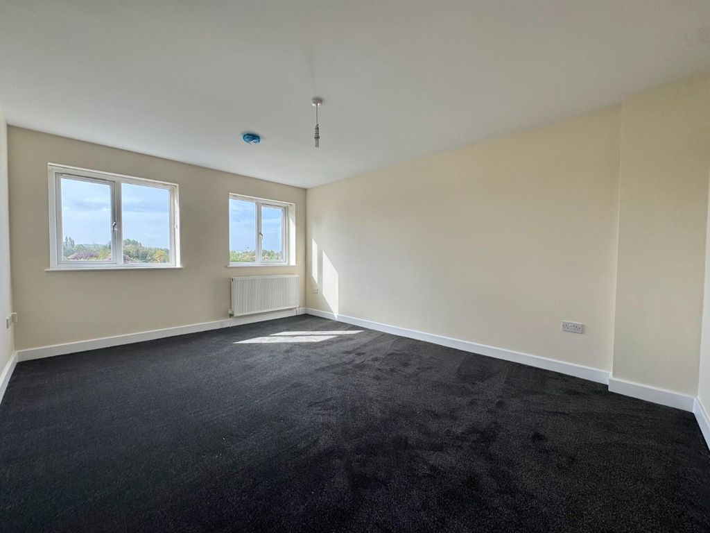 Property photo 3 of 10 3