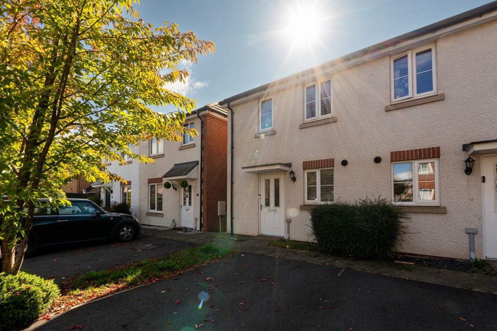 Property photo 1 of 16 Dehavilland Road-22