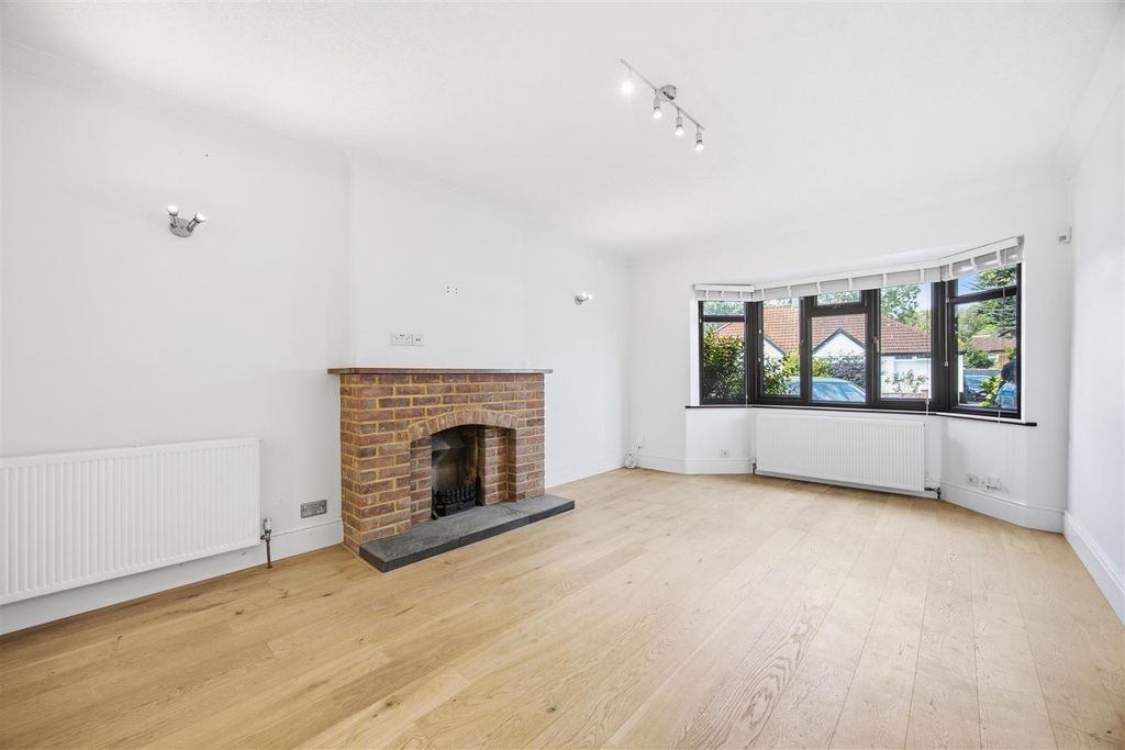 Property photo 2 of 20