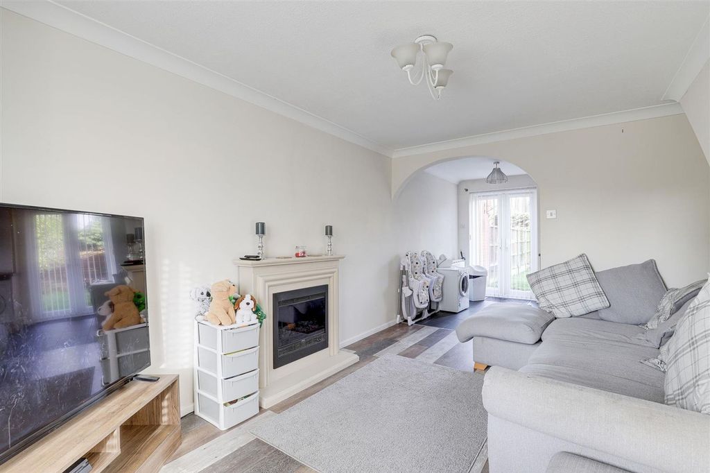 Property photo 3 of 12